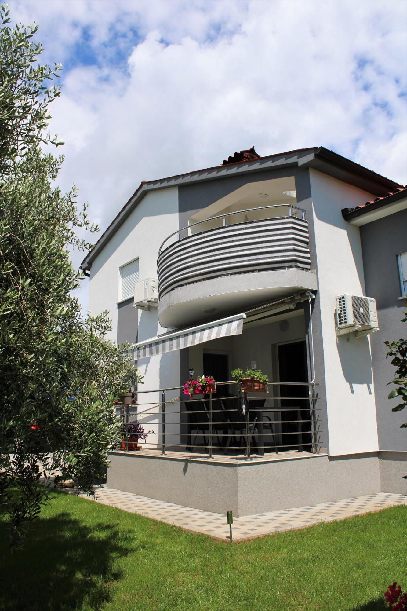 Apartment Nelle *